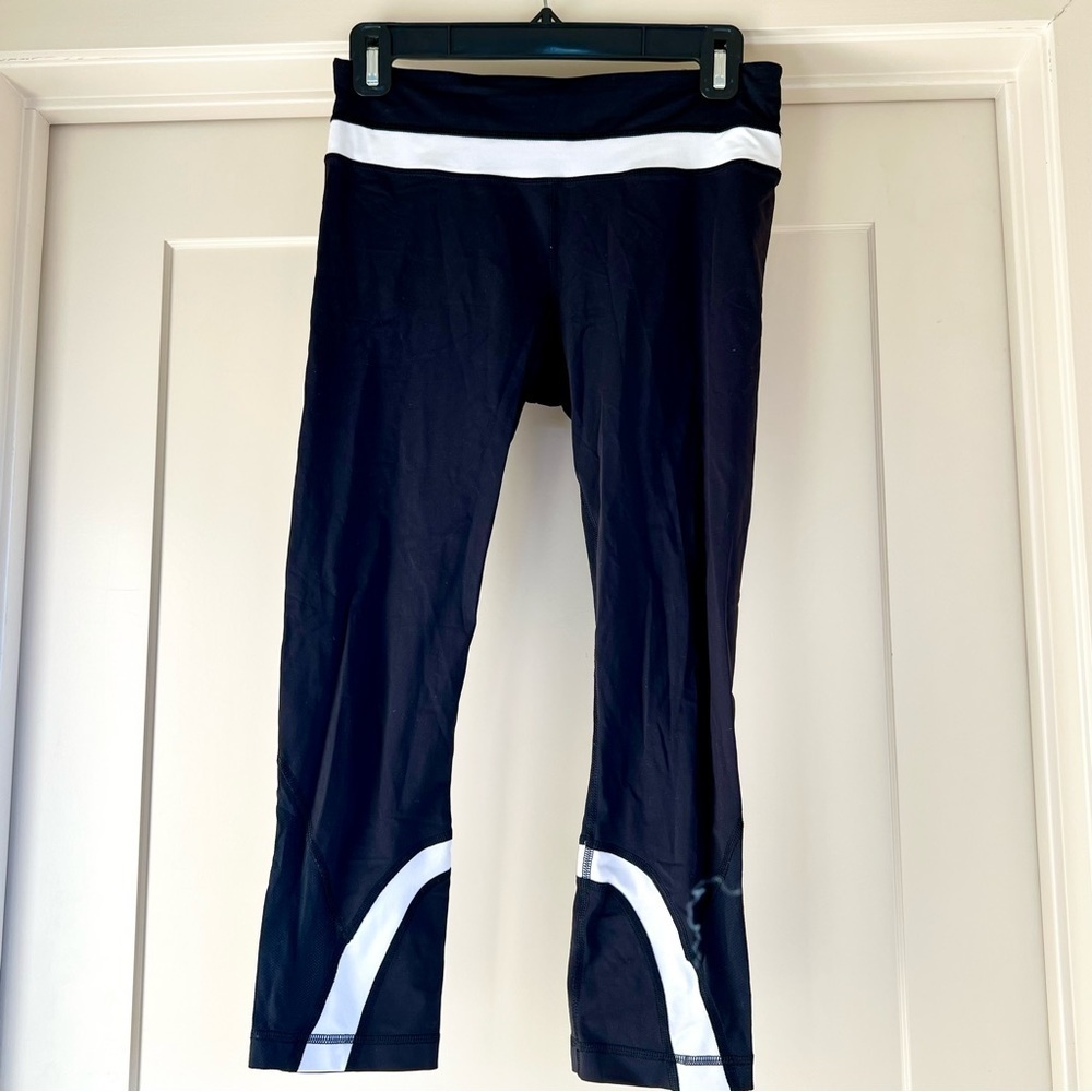 Lululemon inspire crop black white size 6